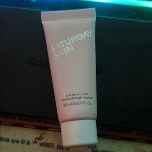 Saturday skin gel cleanser
